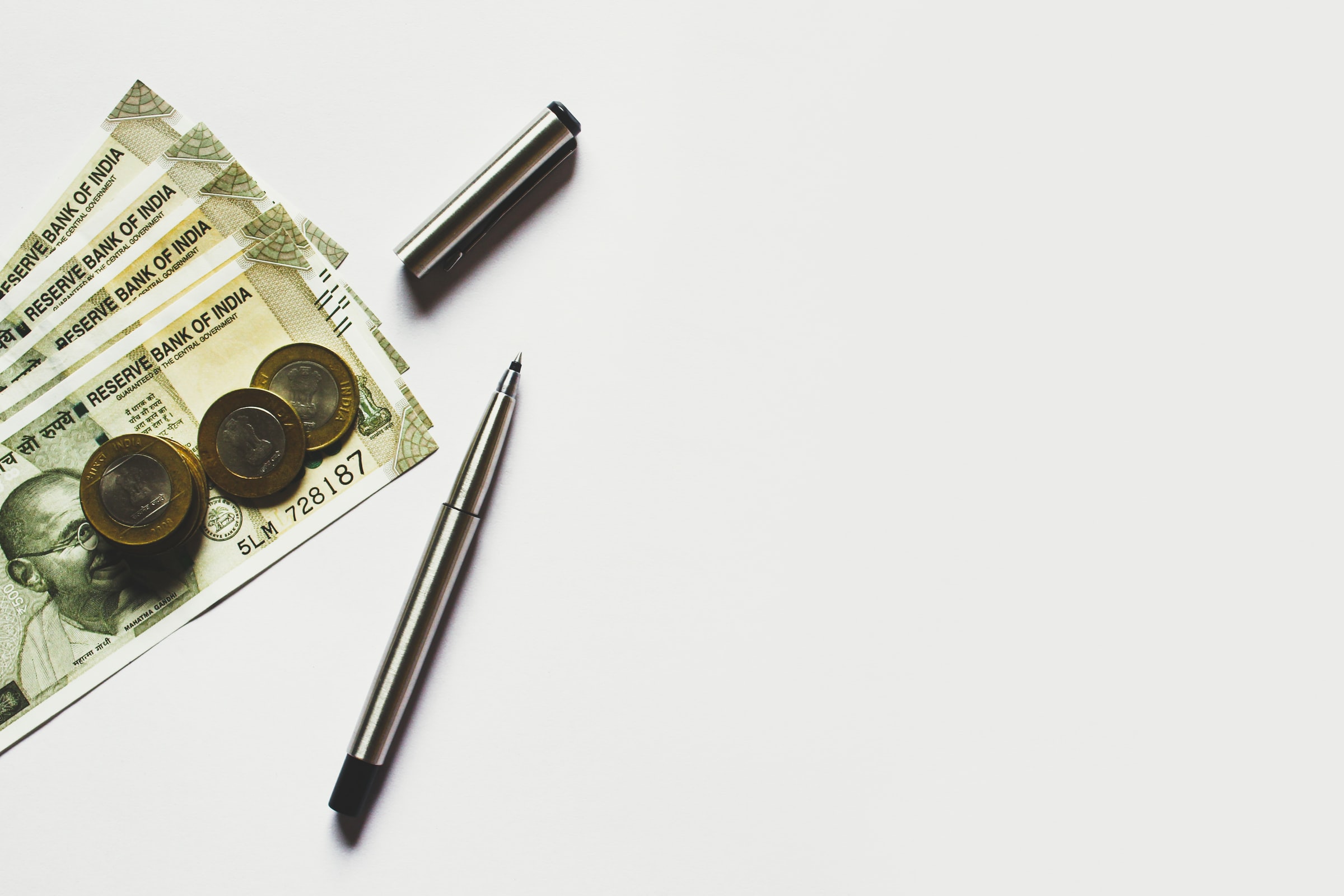 Assurance pas chere : peut-on payer ses assurances moins cher ?
